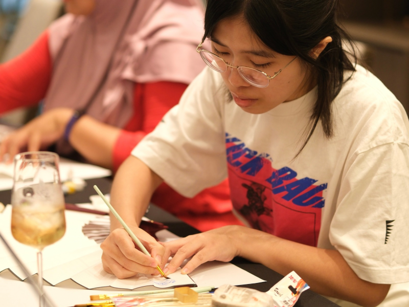 Local Acrylic Community